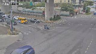 八里區中華路商港路口