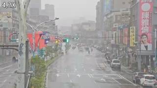 三民路萬壽路口(路橋旁號誌桿)