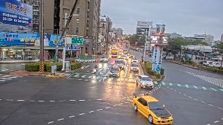 中華路中園路口(YKK與家具行出入口間號誌桿)